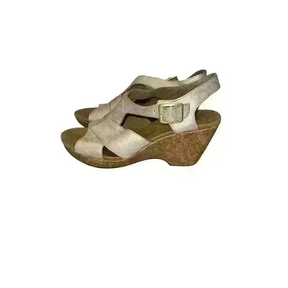 Clarks Women's 9 M Platform Sandals Leather Gold Cork Slingback Buckle - Picture 1 of 7